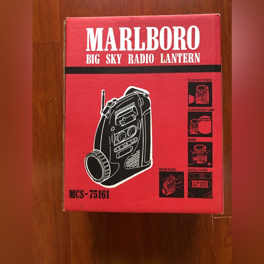 NEW Marlboro Big Sky Radio Lantern